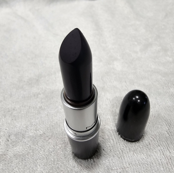 MAC Satin Lipstick In Cyber - Picture 2 of 6